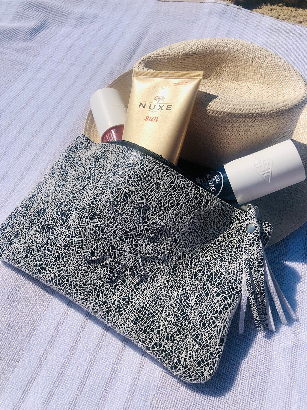 Pochette CHIC